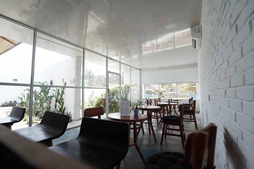 Menginap di Cabana Surf & Stay, Maksimalkan Pengalaman Surfing di Krui